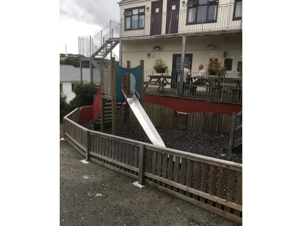 Ring O' Bells Hotel in Kingsbridge