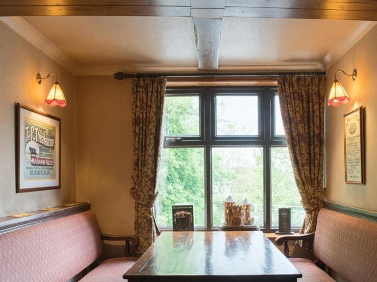 The Olde Peculiar‎ Inn in East Staffordshire District
