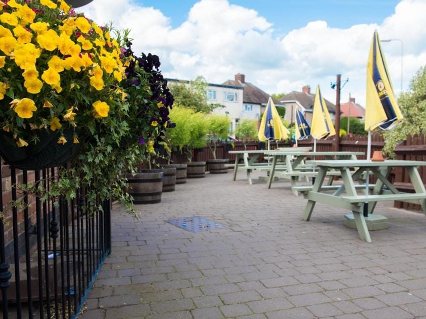 The Olde Peculiar‎ Inn in East Staffordshire District