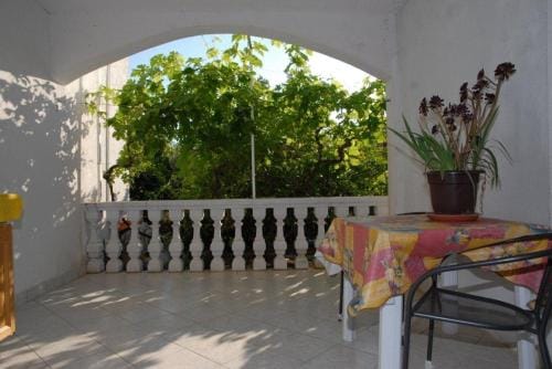 Apartments and rooms with WiFi Komiza, Vis - 11315 Hotel in Komiža