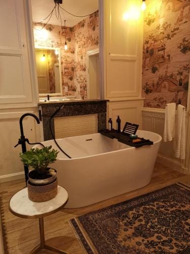 JARDIN D'HIVER CASSEL Suite de 70 m2 Hotel in Hauts-de-France