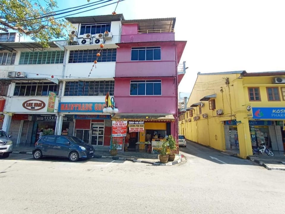 SPOT ON 90119 Bed's Guesthouse Hotel in Kuching