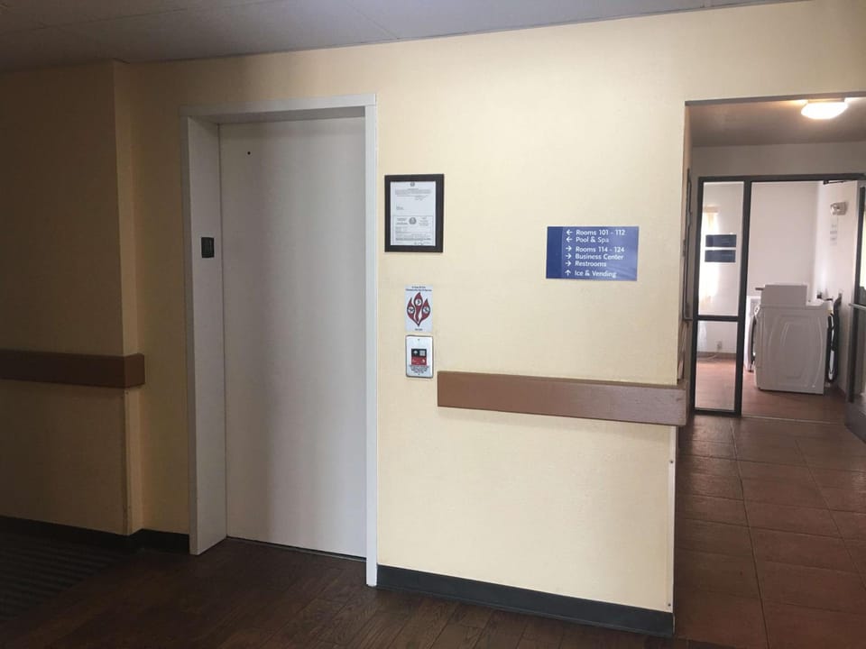 SureStay by Best Western Weimar Hotel in Texas