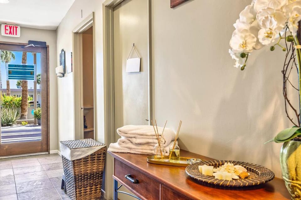 Lido Palms Resort and Spa Hotel in Desert Hot Springs