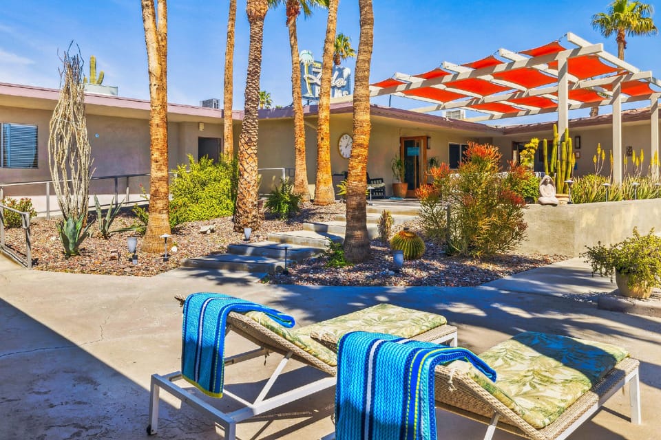Lido Palms Resort and Spa Hotel in Desert Hot Springs