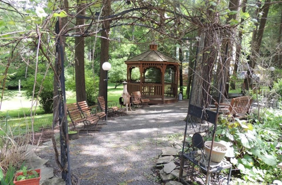Brookview Manor Inn Inn in Pocono Mountains