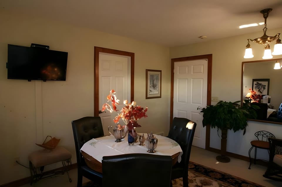 Sweetfern Inn - Adults Only Inn in Michigan
