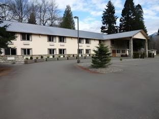 Crest Trail Lodge Hotel in Washington