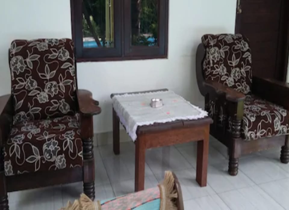 Padang Lovina Seaside Cottage Hotel in Buleleng