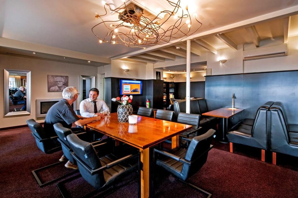 Bar/lounge