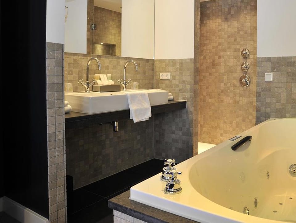 GOLDEN TULIP WEST ENDE Hotel in Limburg (province)