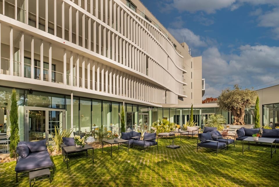 GOLDEN TULIP LYON OUEST TECHLID - Hotel & Spa Hotel in Lyon