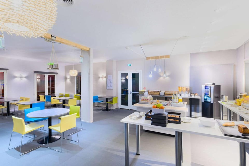 KYRIAD LILLE GARE - Grand Palais Hotel in Lille