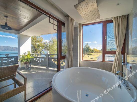 Lanshe Lake View Inn Hotel in China