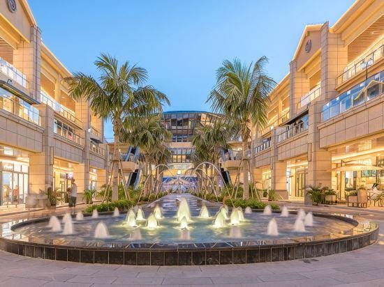 Jingyuan Resort Pool Villa Hotel in Sanya