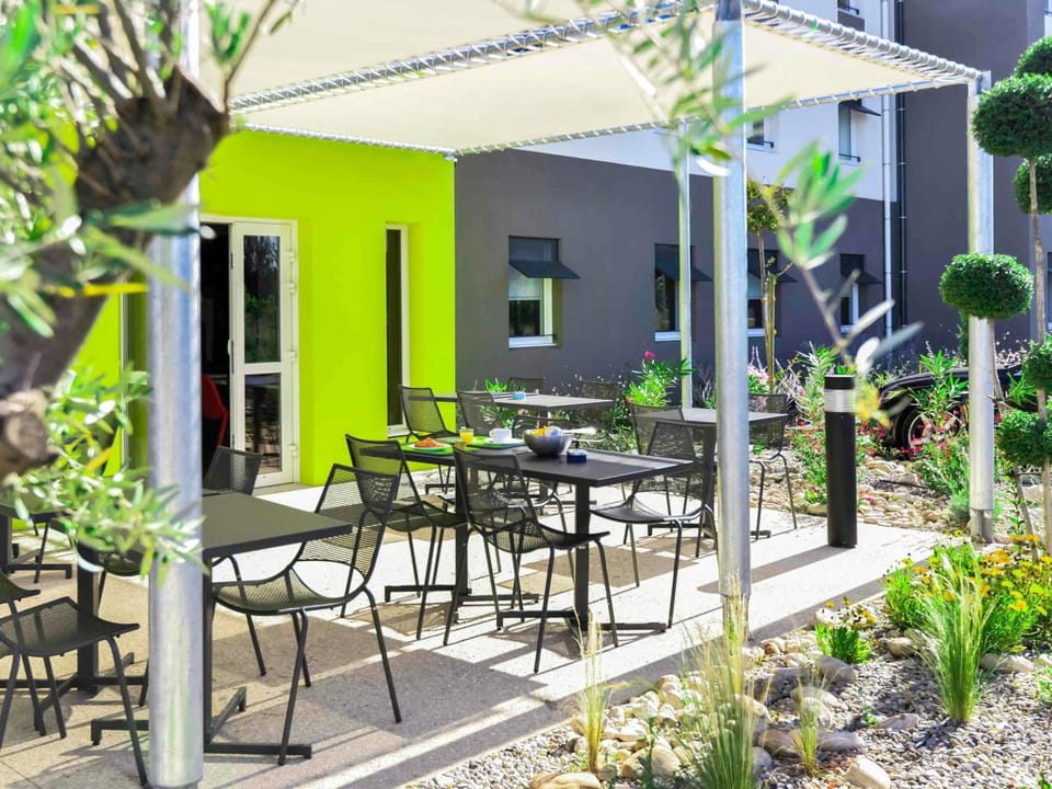 ibis budget Saint Martin de Crau Porte de Camargue Hotel in Arles