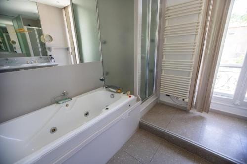 Les Frênes en Provence Hotel in Avignon