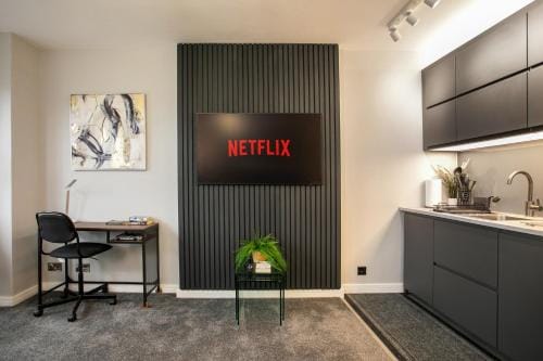 Beautiful, Entire Luxurious One Bedroom Flat Hotel in Leicester