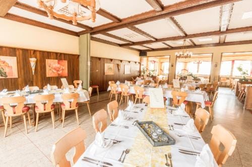 Hotel- Restaurant Zum Hirsch Hotel in Hesse