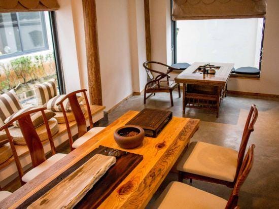 Taohuatan Xinyuan Homestay Hotel in Zhejiang