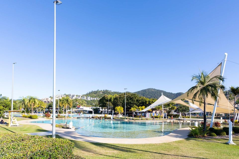 Airlie Sun & Sand Accommodation #5 KIDS STAY FREE Inn in Airlie Beach