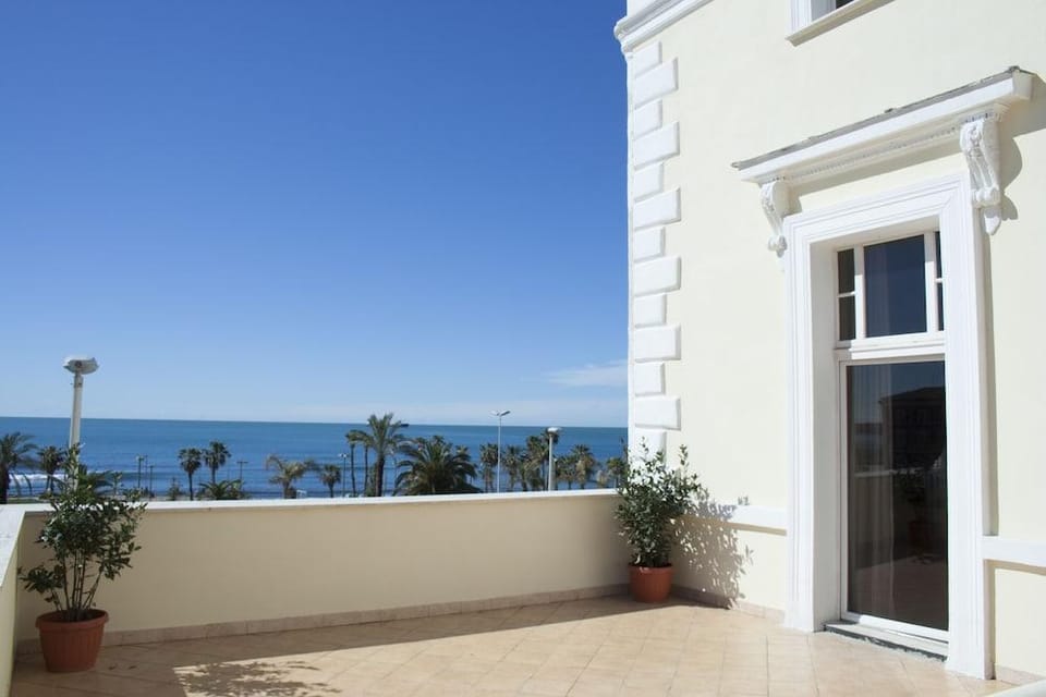 Hotel De La Ville Hotel in Civitavecchia