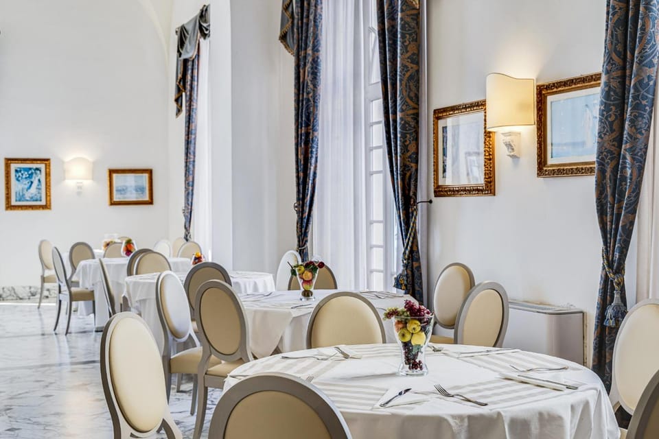 Hotel De La Ville Hotel in Civitavecchia