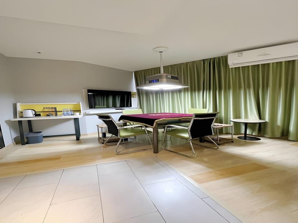 Vatica Hotel Chaohu Er Street Xiangyang Road City Yuefu Square Hotel in Jiangsu