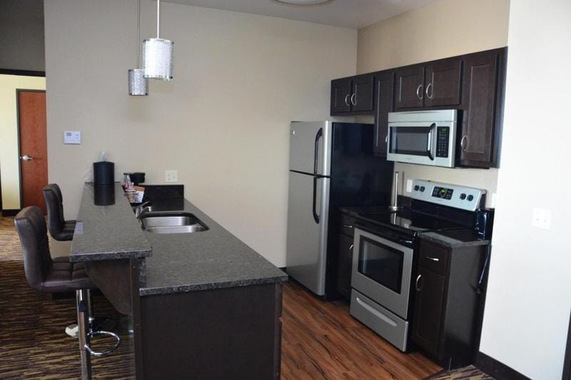 Roosevelt Inn & Suites Hotel in Watford City