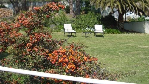 Marie's GARDEN ROOM Self Catering Accommodation Hotel in Camps Bay