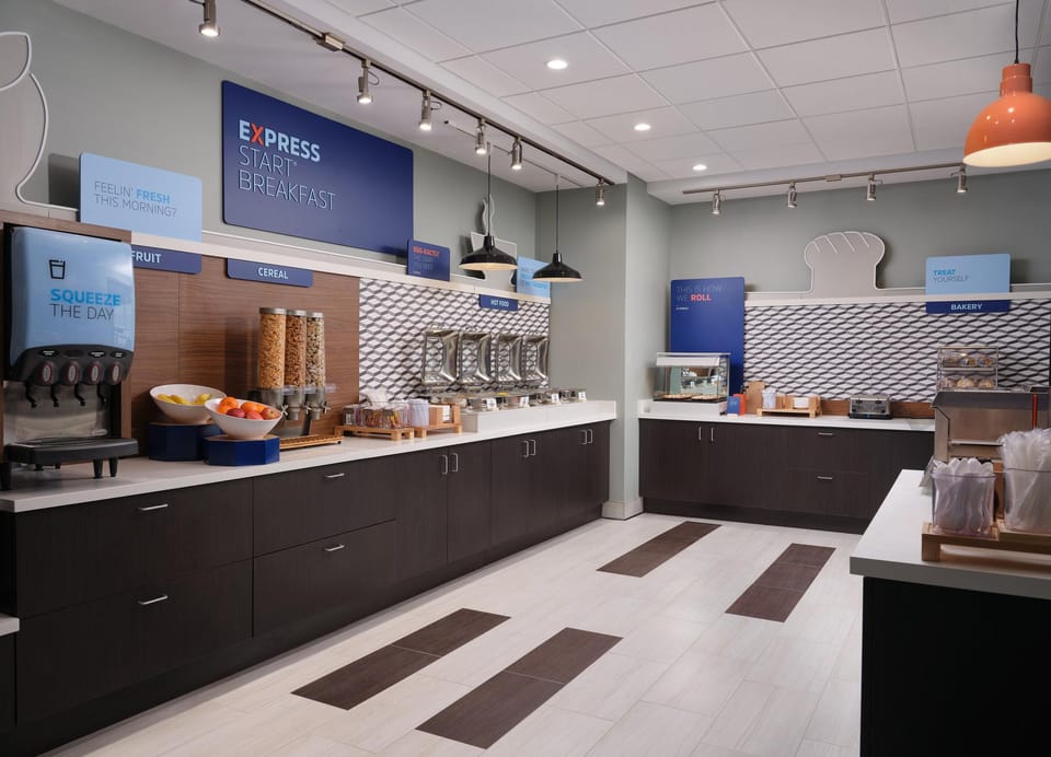 Holiday Inn Express and Suites Lockport By IHG Hotel in Indiana