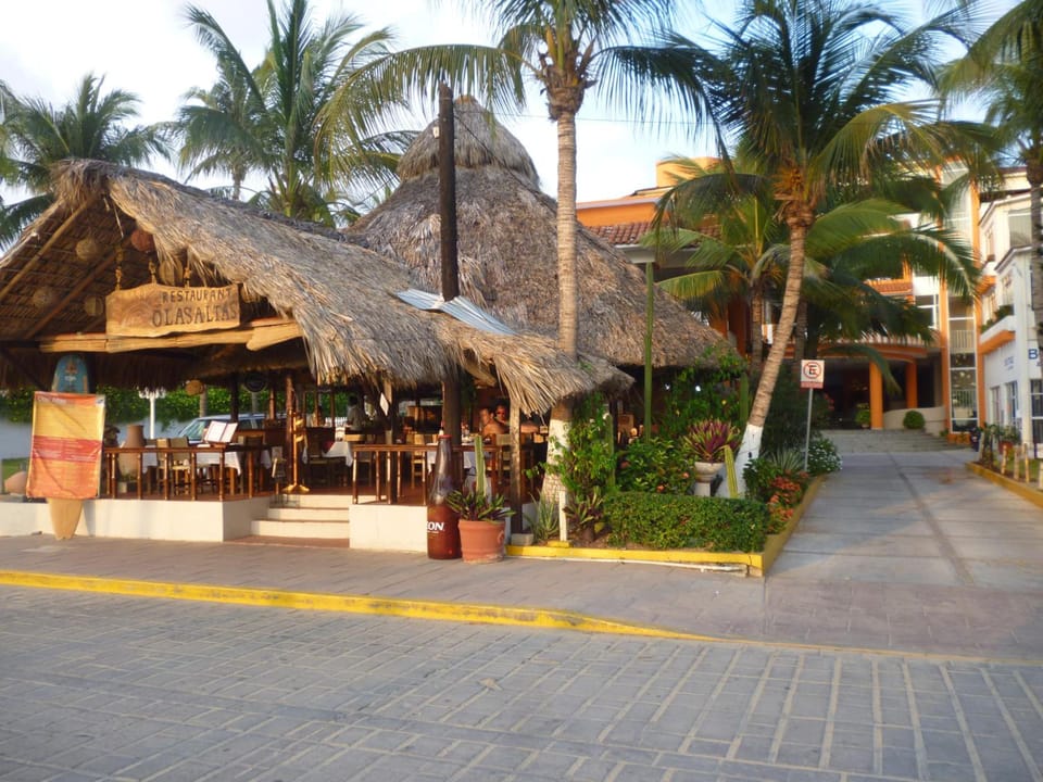 Surf Olas Altas Hotel in Brisas de Zicatela