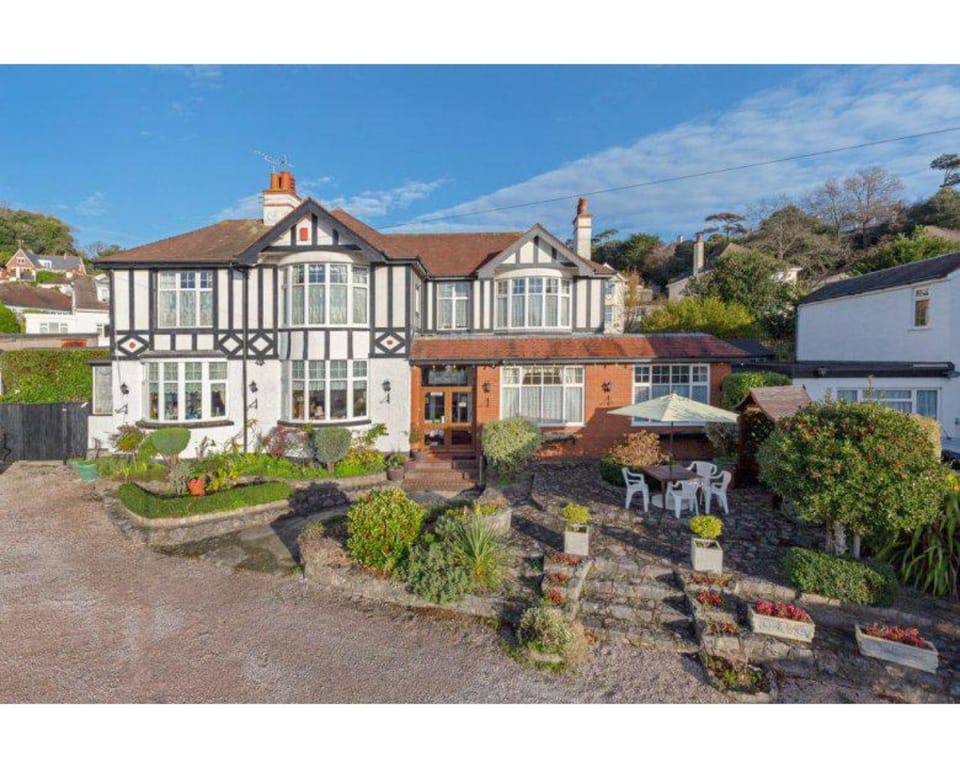 Newton House Hotel in Torquay