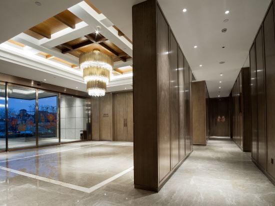 Kunshan Yusong International Hotel (Baimayu Road Subway Station) Hotel in Shanghai