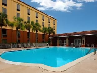 Four Points by Sheraton Brunswick Hotel in Dock Junction