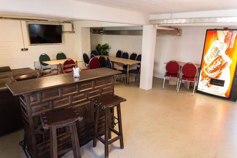 Shared lounge/TV area
