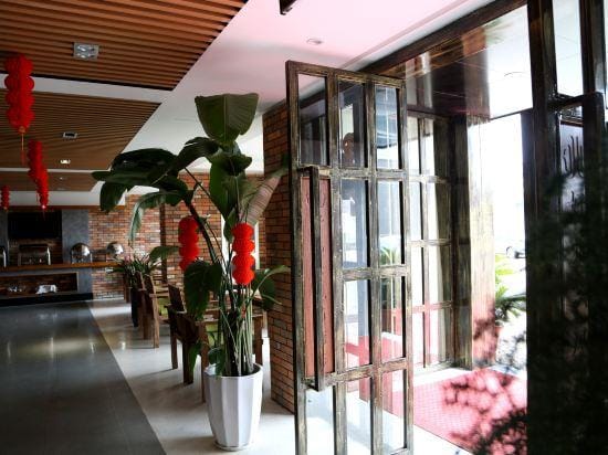 Pai Hotel (Xinchang Wanda Plaza store) Hotel in Zhejiang