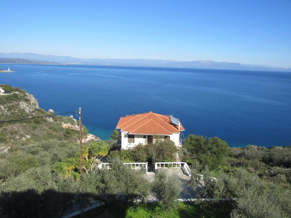 Kallisto studios Apartment hotel in Peloponnese Region