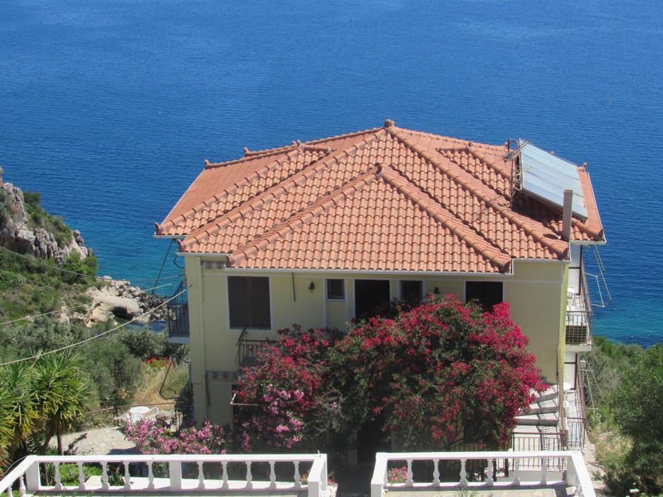 Kallisto studios Apartment hotel in Peloponnese Region