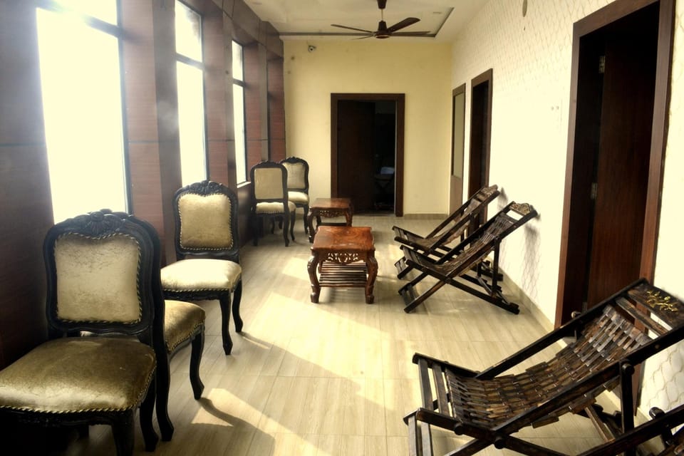 Dwivedi Hotels Sri Omkar Palace Inn in Varanasi