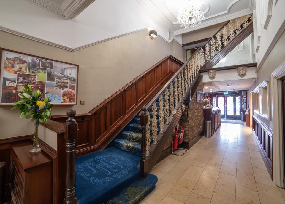 Hibernian Hotel Hotel in County Cork