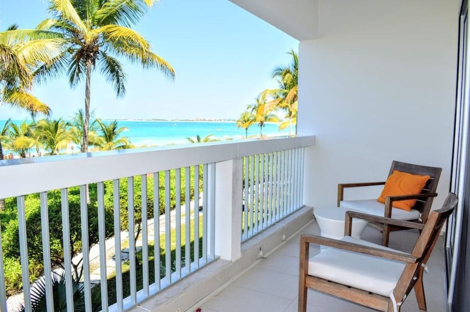 Le Vele Resort Hotel in Grace Bay