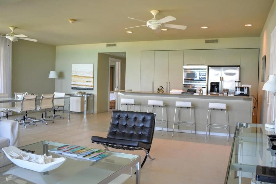 Le Vele Resort Hotel in Grace Bay