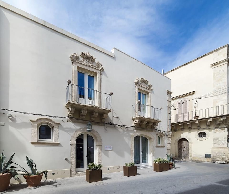 Re Federico Boutique Hotel Apartment hotel in Syracuse