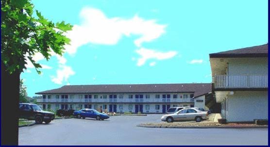 Hilltop Inn Pittsburgh Motel in Pennsylvania