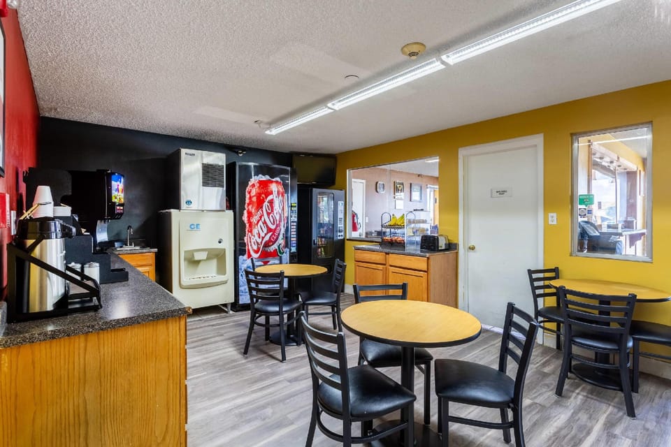 Econo Lodge Gallup West Hotel in Gallup
