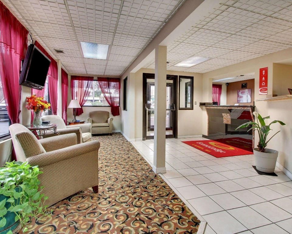 Econo Lodge Laurel Hotel in Mississippi
