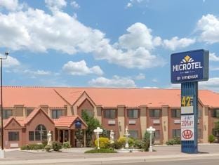 Microtel Inn & Suites by Wyndham Gallup - PET FRIENDLY Motel in Gallup