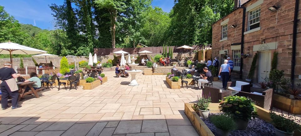 The Family Tree Hotel in Amber Valley