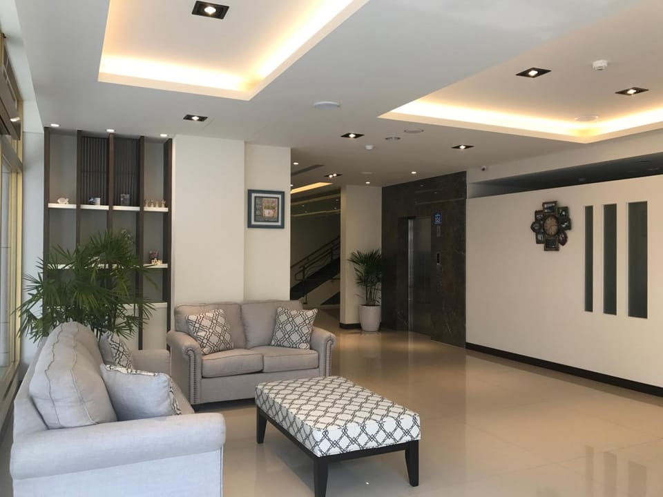 Shared lounge/TV area